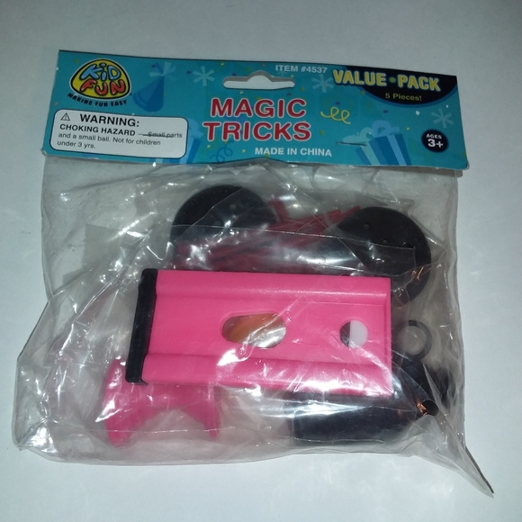 Deluxe Magic & Jokes Set - Picture 12 of 16